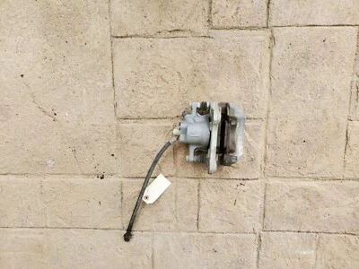 Pinza de freno trasera derecha Lexus IS250 2014 2015 2016 2017 con pastillas de freno OEM Foto 1 de 2