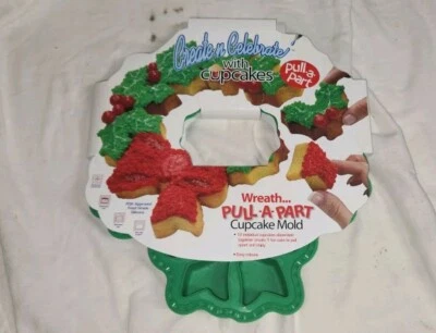 Pull A Part Wreath Cupcake Mold Food Grade Silicone Lifetime Brands Green 2007 - Image 1 of 4