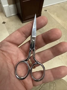 Beautiful Gingher Scissors 4” For Embroidery And Sewing A++++ - Picture 1 of 6