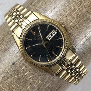 Vintage Seiko Quartz Watch Gold Tone Womens 29mm Black Dial Day Date 3E23 Japan - Picture 1 of 12