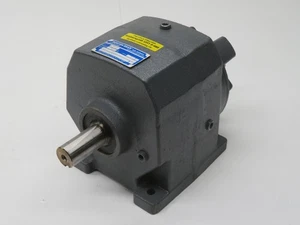 REDUCTOR DE VELOCIDAD BOSTON GEAR F842B-8K T234780 - Imagen 1 de 3