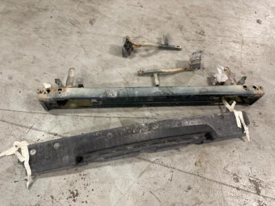 2001 Ford Mustang GT Bulliit Dark Highland зеленый задний аварийный абсорбер 4,6 V8 177 - Изображение 1 из 4