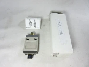 Omron, Limit Switch, Miniature, Roller Plunger, D4CC-3002, New in Box, NIB - Picture 1 of 12