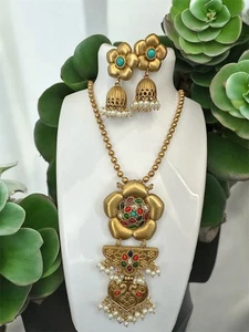 Premium Matte Gold Look alike Necklace with Jhumka Earrings - Bild 1 von 8