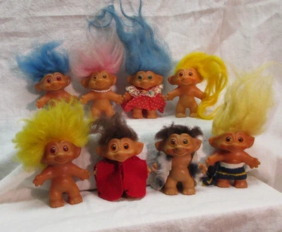 Lote de 8 Muñecas Trolls WISHNIK de Colección 3" Trolls Herraduras en Pies Mohair Años 60 Foto 1 de 4