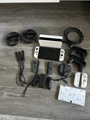 Nintendo Switch Konsole OLED - Farbe Weiß - Mit Zubehörpaket - Bild 1 von 4