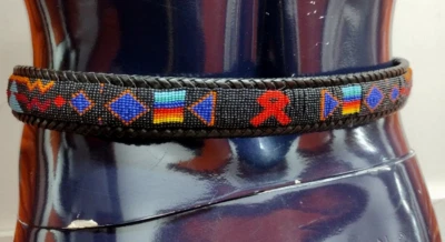 Cinturón de la década de 1990 con cuentas a mano '91 símbolo VIH SIDA NATIVO AMERICANO LGBTQ HISTÓRICO Med Foto 1 de 4