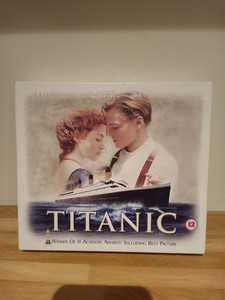 Titanic (VHS)  includes Exclusive 35mm film cell and Collector Cards, 90s