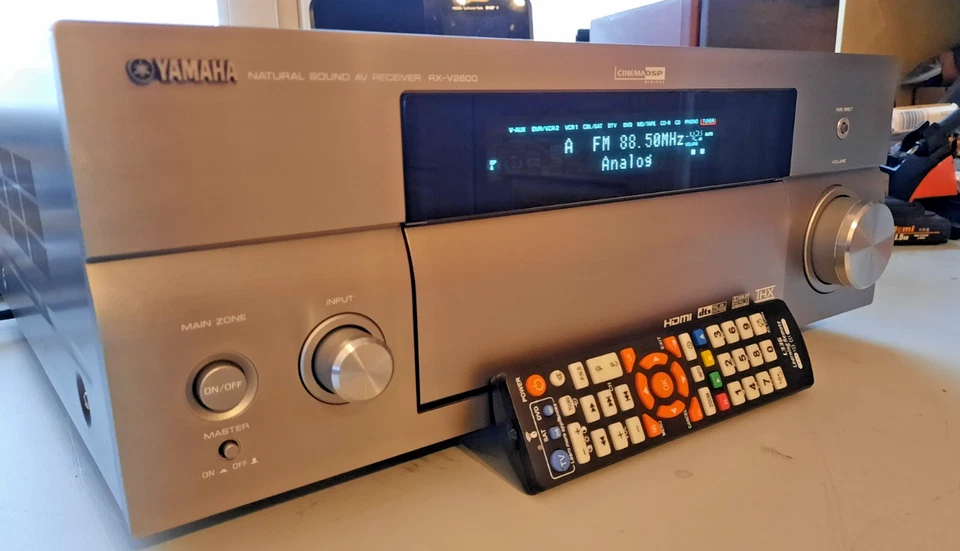 Yamaha 7.1 AV Receiver RX-V2600/7x190W mit Phonoein. HDMI, Fernbedienung - Bild 1 von 4