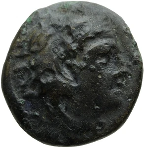 064. Greek Bronze Coin. ALEXANDER 'THE GREAT', AE-18. Herakles / Club & Bowcase - Picture 1 of 2
