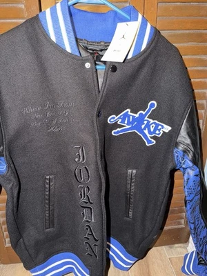 Chaqueta Universitaria Jordan X Awake New York Para Hombre Pequeña Negra Azul Cuero FQ5439-010 Foto 1 de 4