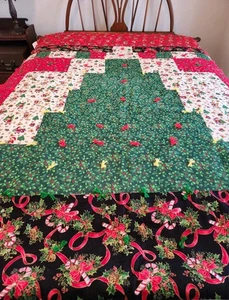 Christmas Print Quilted Throw Blanket 64"x88" Hand Made, Hand Tacked NEW  - Picture 1 of 6