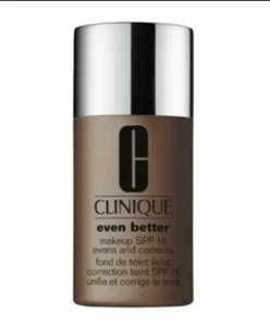 CLÍNICA MAQUILLAJE AÚN MEJOR SPF 15 UNIFORMES Y CORRECTAS CN 127 TRUFA 1 FL OZ. - Imagen 1 de 2