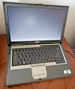 Dell Latitude D630 PP18L FOR PARTS ONLY turns on but display Isn't visible - Picture 1 of 8
