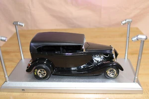 Revell Maßstab 1:16 Ford Phaeton Street Rod MASSGESCHNEIDERT mit ANZEIGETASCHE - Bild 1 von 11