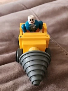 Roblox Operation TNT Drill Bergbaufahrzeug mit einer Figur - Bild 1 von 4