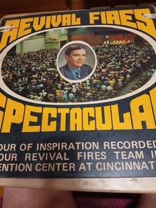 Revival Fires Spectacular  Record - Bild 1 von 2