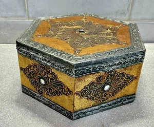 Stunning Octagon Gold-Silver Color Wood,Metal and Mirror Box - Picture 1 of 6