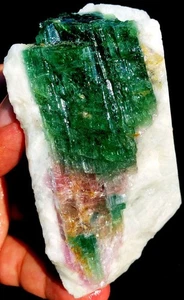 Espécimen transparente hielo cristal turmalina color sandía natural 176 g ie1408 - Imagen 1 de 12