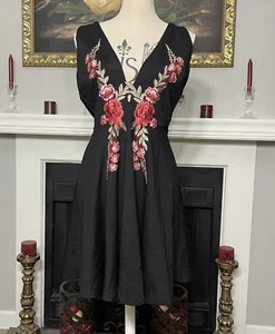 Abito pattinatore Lulus romantico rosa nero ricamato taglia XL - Foto 1 di 8
