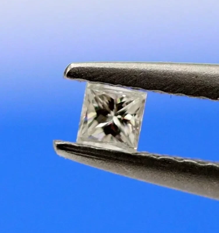 Loose Natural Diamond 0.021 Ct G Color VS1 Clarity Brilliant Princess Cut 1 mm - Image 1 of 4