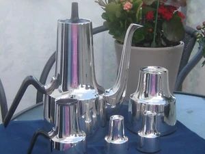 Designer Silber Kaffeekanne, 1 Wasserkanne 2 Kerzenhalter 1 Große Kerzenhalter - Bild 1 von 9