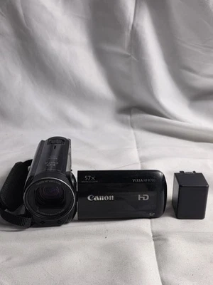 Canon Vixia HF R700 HD CMOS 32x Optical Zoom Compact Digital Camera No Charger  - Image 1 of 4