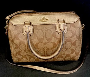 Cartera Coach Mini Bennet F32202 Coach Signature monograma 9x6,5x5” #G1847-F39588 - Imagen 1 de 10
