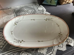 Plato ovalado Mikasa Fine Ivory L9777 Monticello 14 3/4" - Imagen 1 de 6