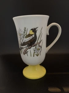 Pedestal de taza de pájaro Meadowlark Fred Roberts años 60 de colección pájaro cantor coronado dorado MCM - Imagen 1 de 2