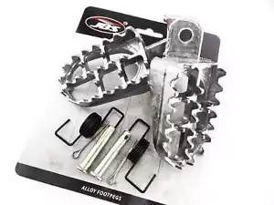 JUEGO DE ESTRIBERAS IZQUIERDA DERECHA YAMAHA DT175 74-05 JBS PLATA REPOSAPIÉS - Imagen 1 de 4
