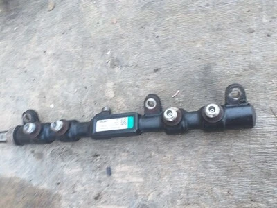 Riel de combustible Jaguar X-Type 2.0/2.2 diésel 6S7Q-9D280-AA Foto 1 de 3