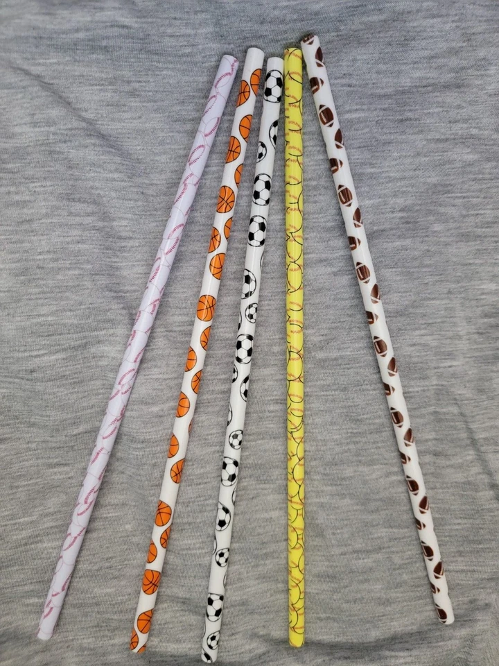 Pajitas de diseño deportivo reutilizables de 2 piezas, baloncesto, béisbol, fútbol, ​​softbol, fútbol Foto 1 de 4