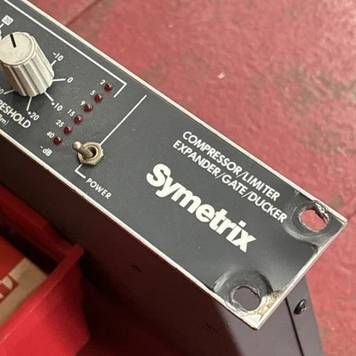 Vintage Symetrix 522 Compressor Limiter Valley People VCA - Image 1 of 4