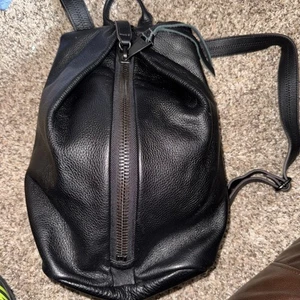Aimee Kestenberg Tamitha Rucksack | schwarzes Leder-schwarze Hardware | Einzelhandel 228 $ - Bild 1 von 19