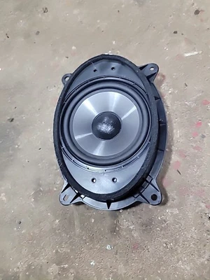 Altavoz puerta delantera izquierda o derecha Lexus HS250H 2010 2011 2012 86160-75050 Foto 1 de 3