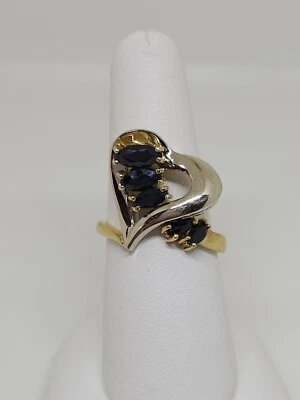 Anillo de zafiro corazón abierto de oro de 18 quilates 7,4 gramos tamaño 7,25 1,03 quilates Foto 1 de 4