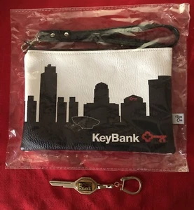 NEW 7x5 KEY BANK BLACK WHITE WRISTLET BY ANNE CATE & BONUS KEY BANK VTG KEYCHAIN - Picture 1 of 9
