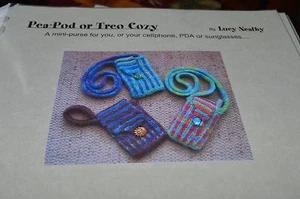 Pea-Pod or Treo Cozy mini purse Lucy Neatby Knitting Pattern - Picture 1 of 1