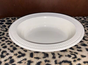 Wedgwood Edme 10" x 8" Oval Vegetable Serving Bowl - Picture 1 of 9