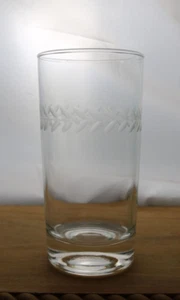 Vintage Anchor Hocking Etched Laurel Pattern 5 Straight Glass Tumblers 5.5 " - Picture 1 of 5