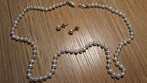1 Perlen-Kette und 2 Perlen-Ohrstecker - Bild 1 von 2