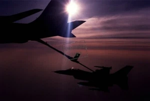 US AIR FORCE F-16 Fighting Falcon aircraft KC-135 Stratotanker AF 8X12 PHOTO - Picture 1 of 1