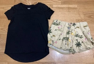 Completo bambina Old Navy taglia 5 - top nero con pantaloncino stampa giungla usato in ottime condizioni - Foto 1 di 7