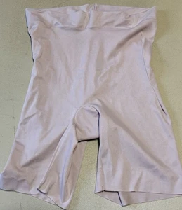 Pantaloncini Spanx Red Hot Shape wear Small/Petite colore rosa RN# 112121 - Foto 1 di 5