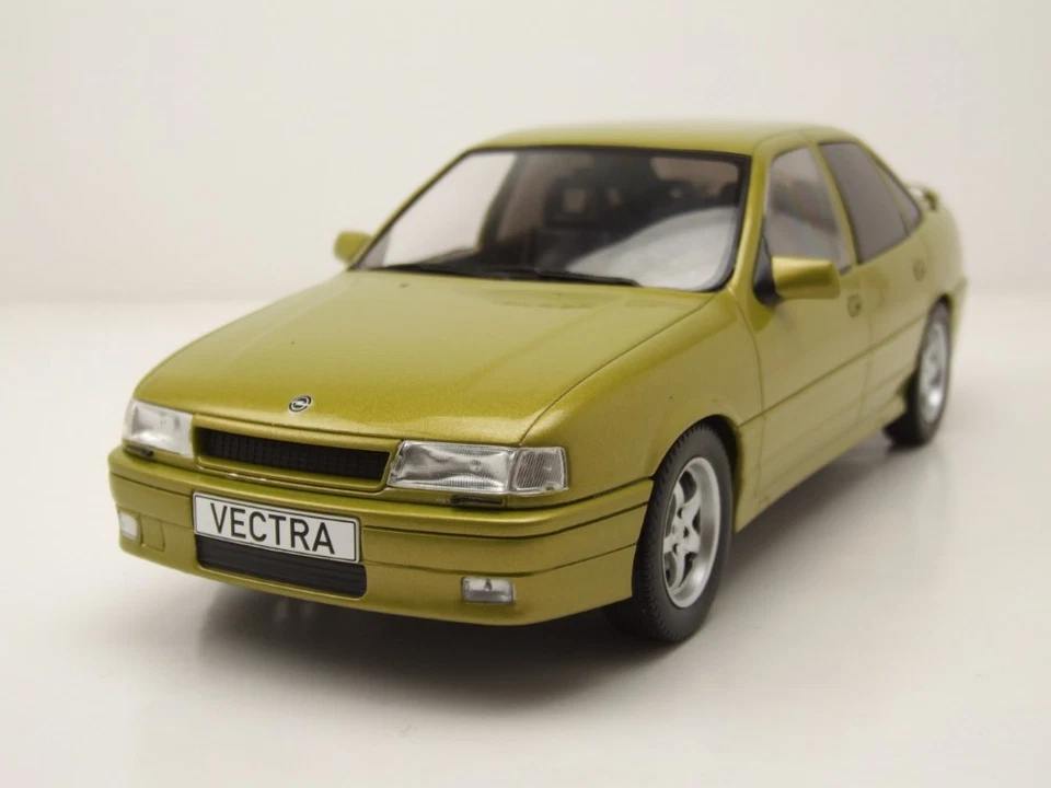 Opel Vectra A 2000 1988 Giallo Metallizzato Modello Auto 1:18 MCG - Immagine 1 di 4