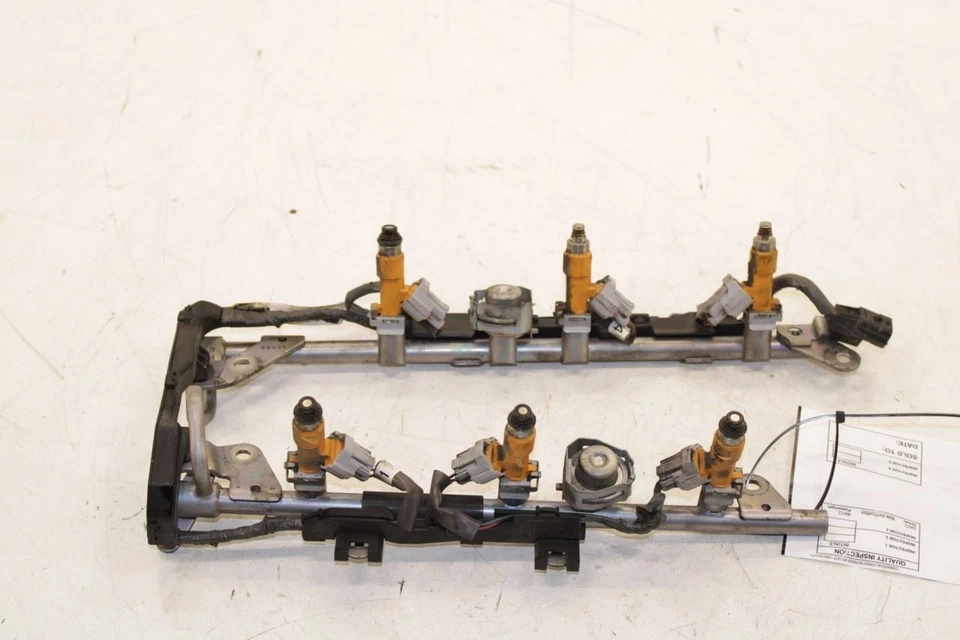 2014-2017 Infiniti QX50 3.7L AWD Fuel Rail with Injectors 17521-EY00A OEM - Image 1 of 4