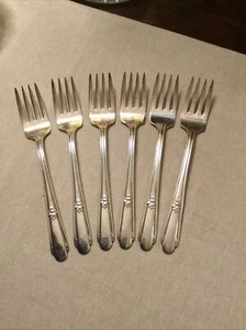 MEMORY HIAWATHA 6 Salad Forks Wm Rogers Vintage IS Silverplate Flatware - Picture 1 of 6