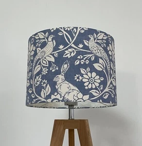 Lampenschirm China blau Waldland Landhase Fasan Trommel Lichtschirm  - Bild 1 von 18