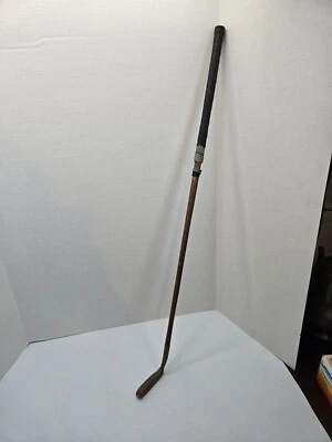 Antique brass and hickory Otey Crisman right handed golf putter - Image 1 of 4